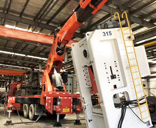 乐东附近随车吊出租，轻松解决运输难题