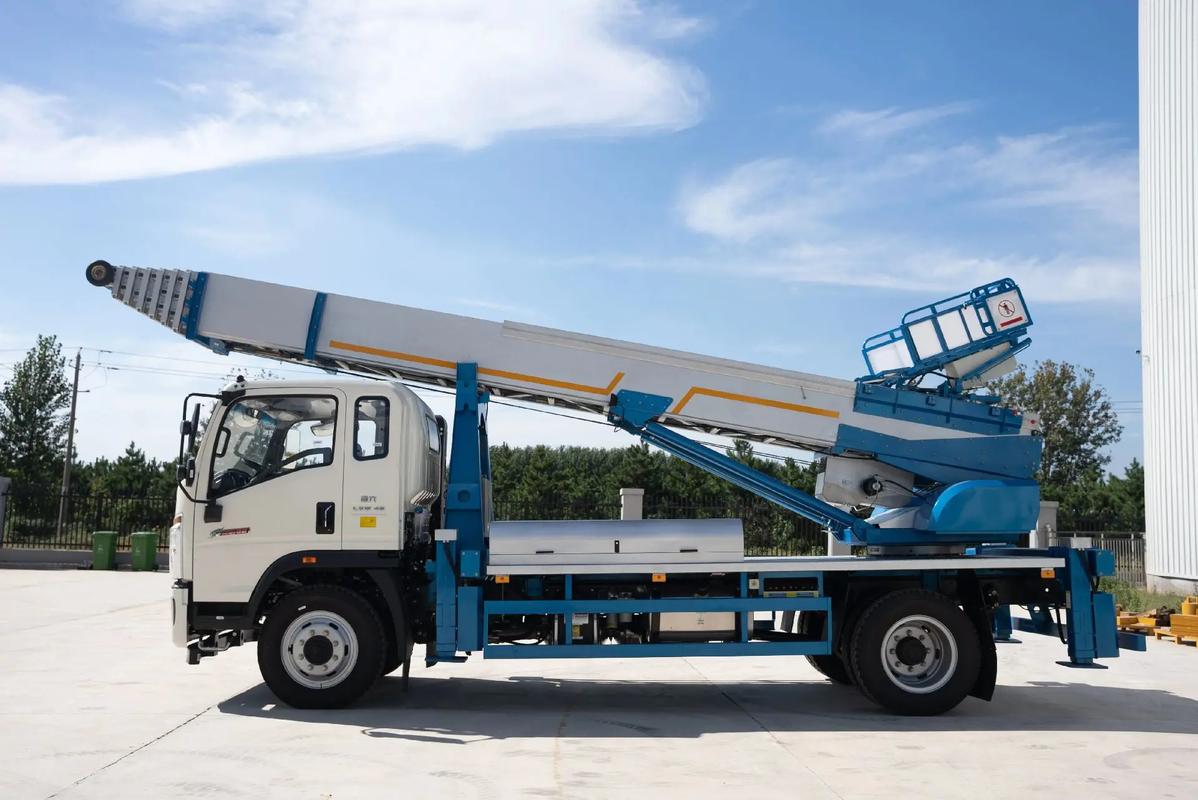 乐东云梯上料车租赁费用